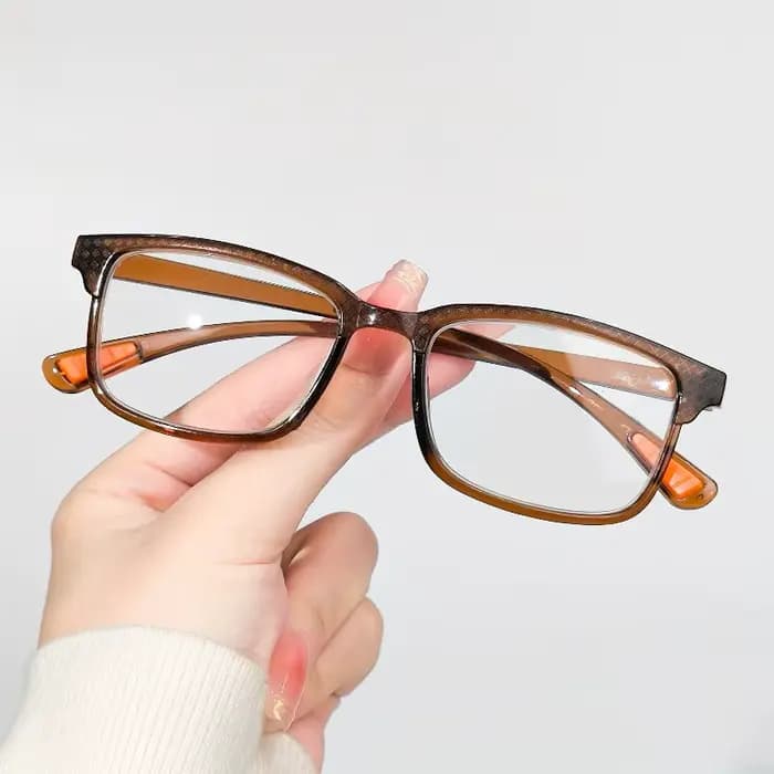 Un ensemble de 6 lunettes de lecture Simplicity à monture complète