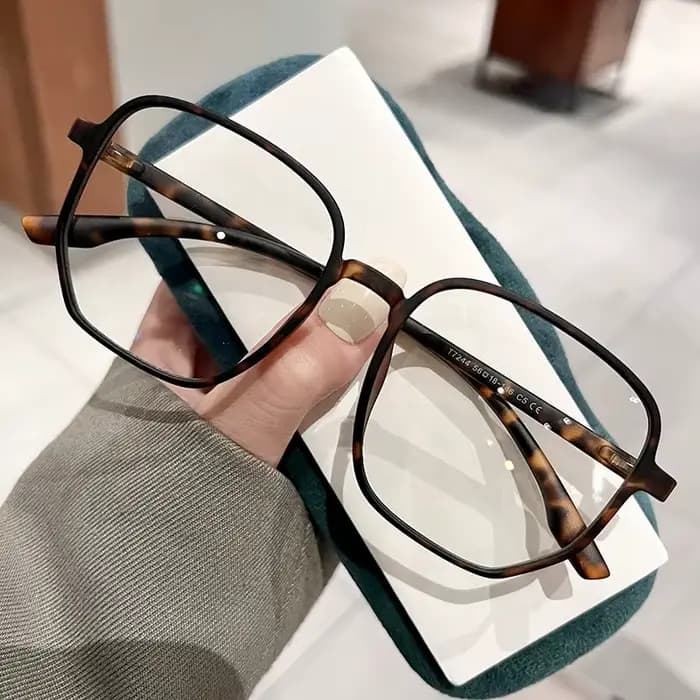 Nouvelles lunettes élégantes pour femmes