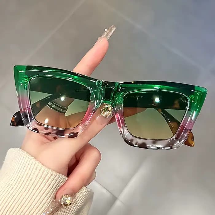 Lunettes élégantes œil de chat avec monture bleu dégradé et transparente