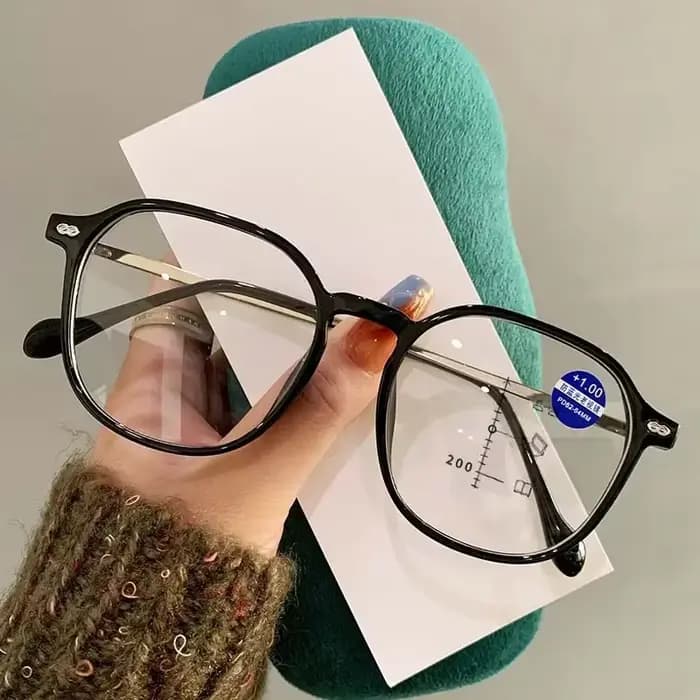 Lunettes de presbytie à grande monture pour un usage proche et lointain