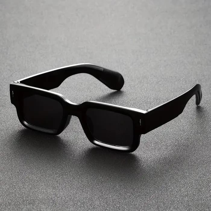 Lunettes rectangulaires à la mode adaptées à l'escalade