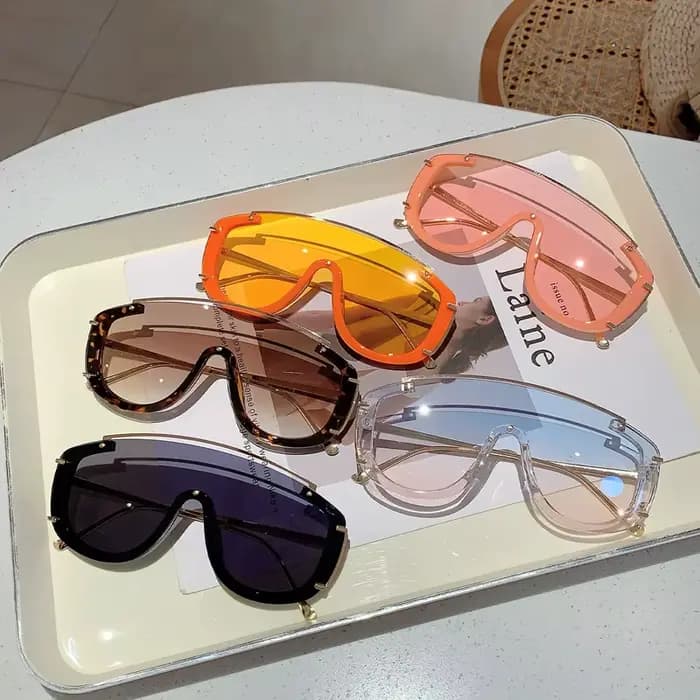 Lunettes de soleil tendance léopard pour femme