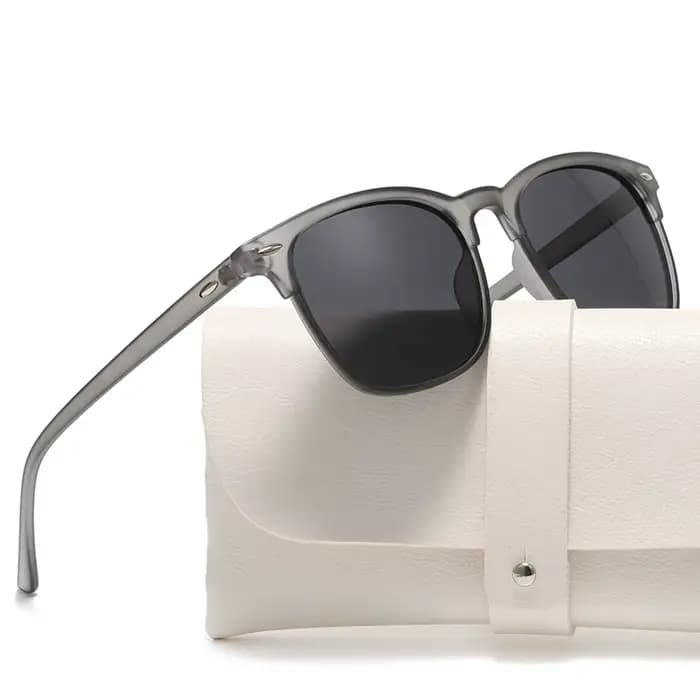 Nouvelles lunettes de soleil polarisées femmes noir en plastique plein cadre carré