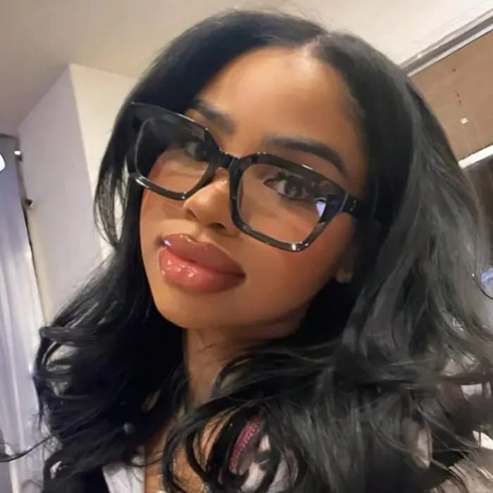 1 paire de lunettes carrées noires à grande monture pour femme, simples, décontractées, sexy, avant-gardistes européennes et américaines, au style décontracté, exquises et polyvalentes, lunettes sans
